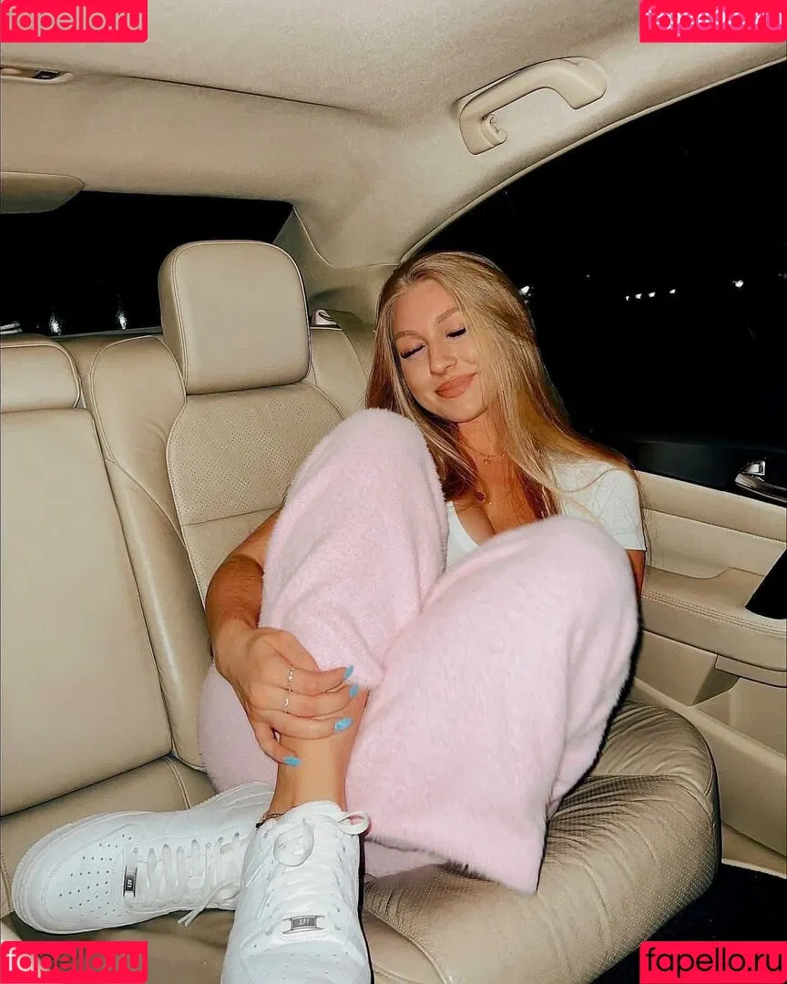 Trinity Charlton Onlyfans Photo Gallery 
