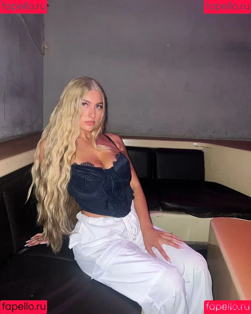 Trinity Charlton Onlyfans Photo Gallery 