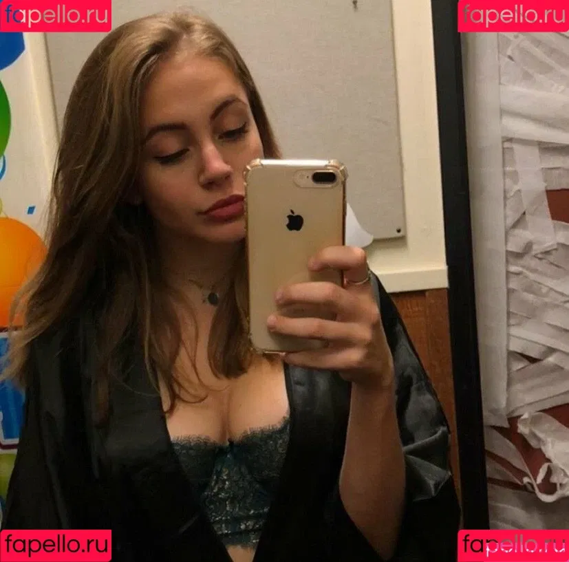 Athena Bloome Onlyfans Photo Gallery 