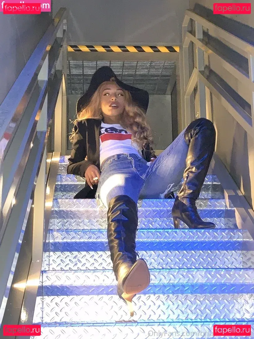 Briabackwoods Onlyfans Photo Gallery 