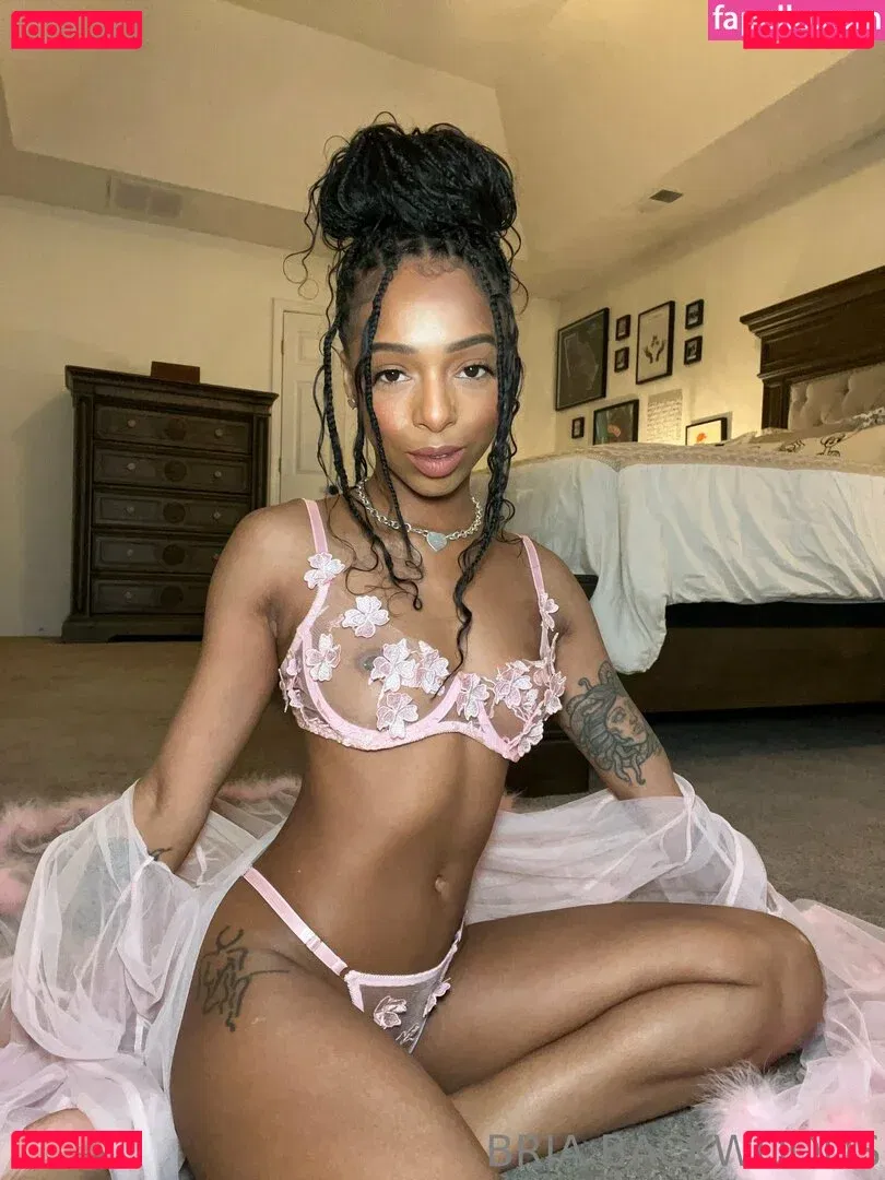 Briabackwoods Onlyfans Photo Gallery 