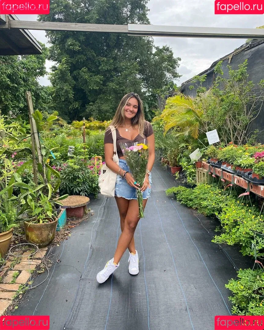 Arianna Fabiani Onlyfans Photo Gallery 