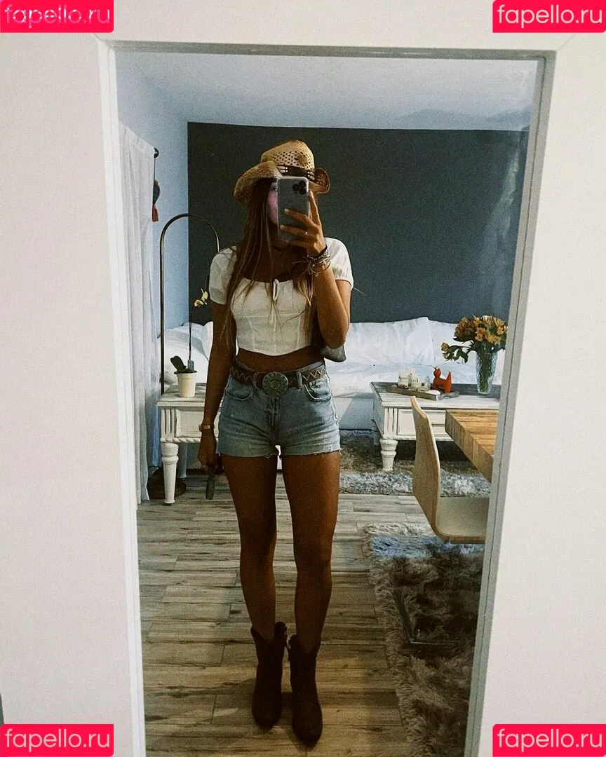 Arianna Fabiani Onlyfans Photo Gallery 