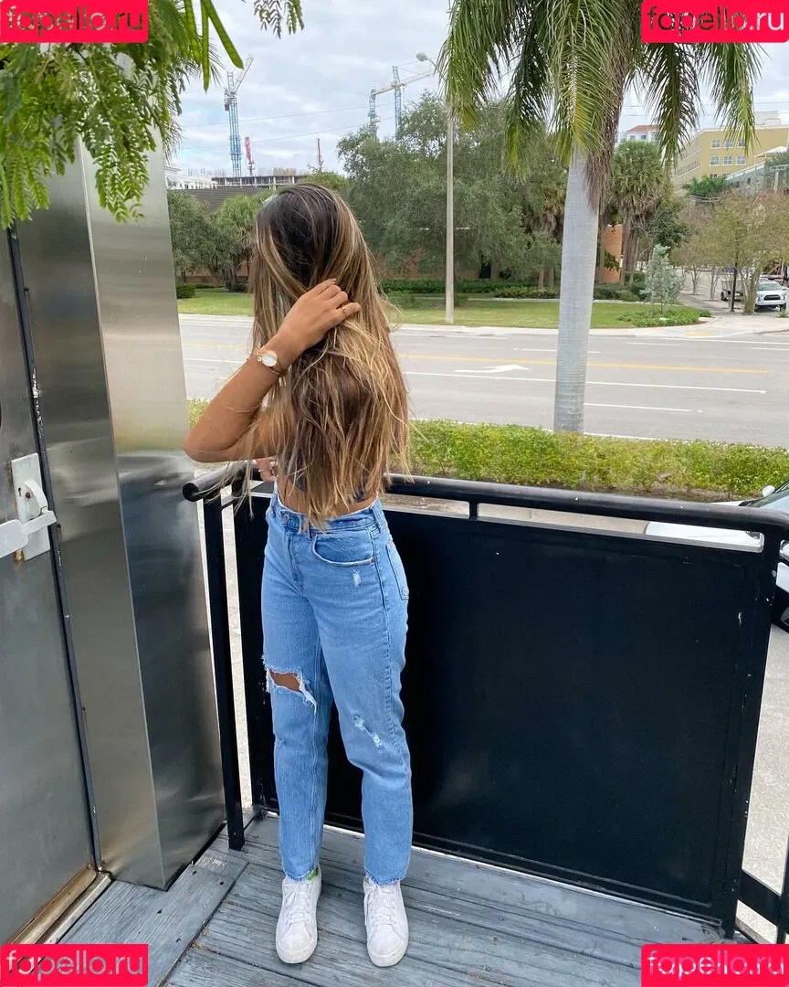 Arianna Fabiani Onlyfans Photo Gallery 