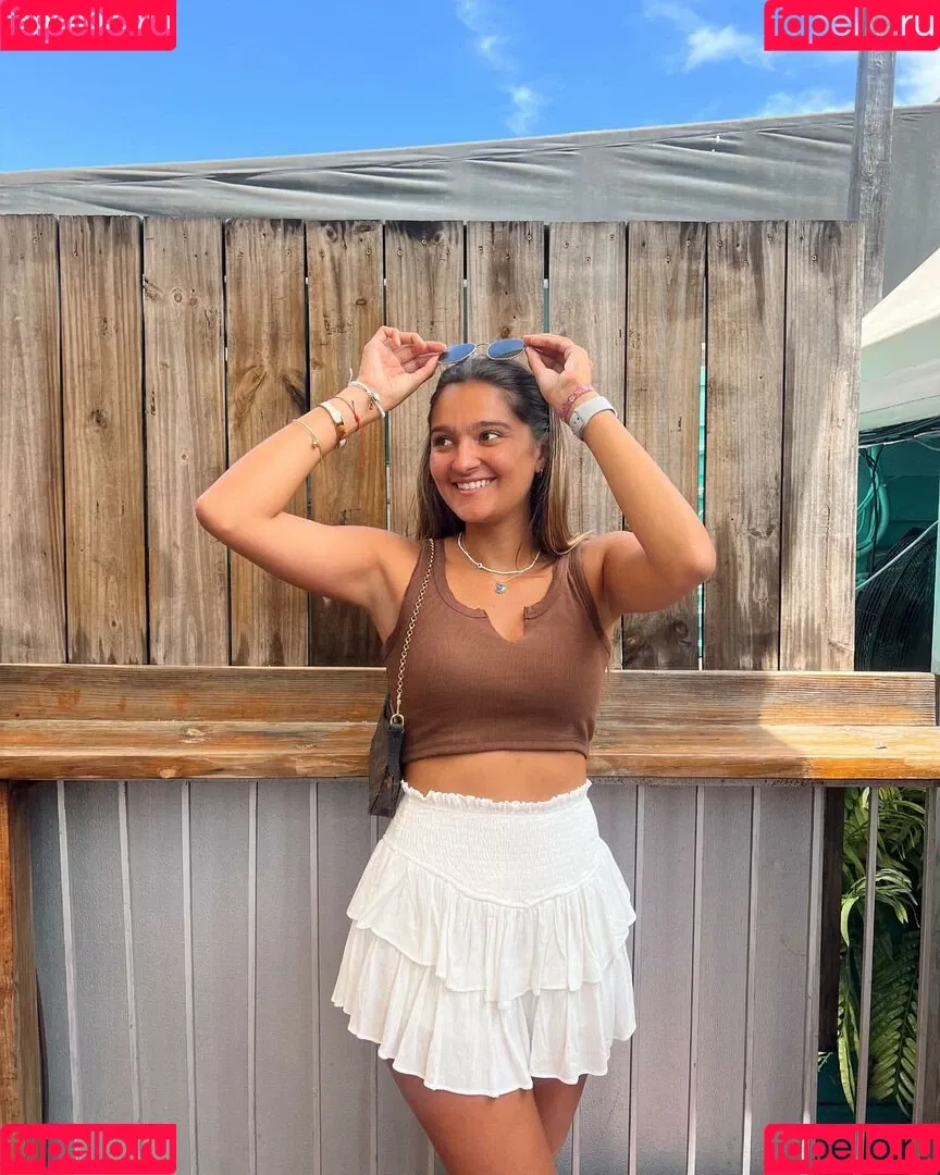 Arianna Fabiani Onlyfans Photo Gallery 