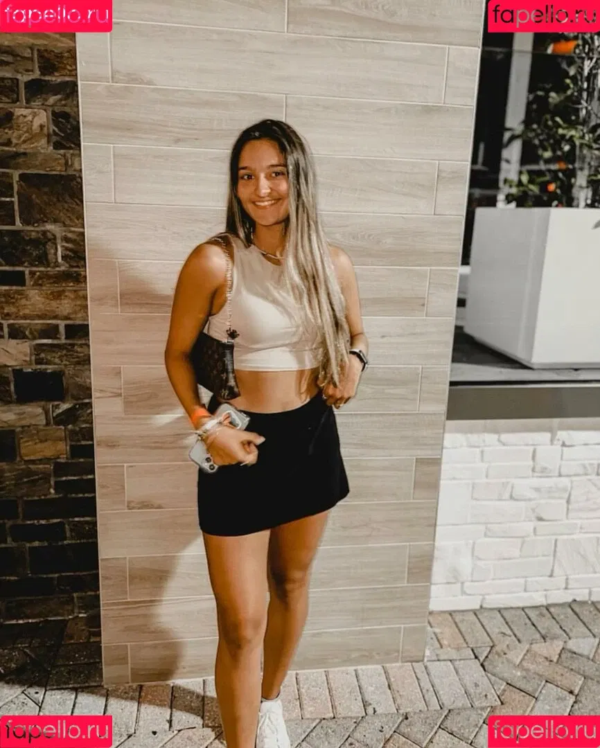 Arianna Fabiani Onlyfans Photo Gallery 