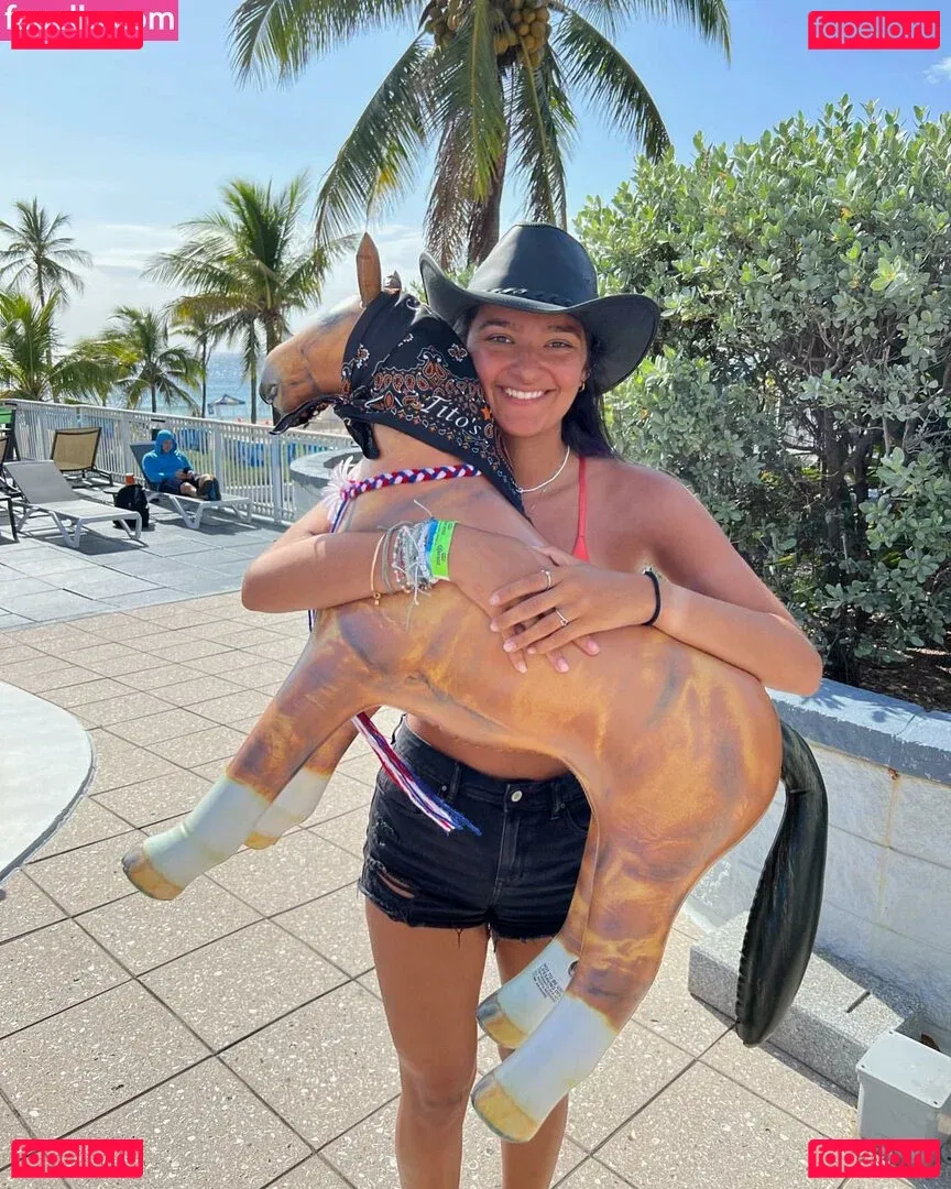 Arianna Fabiani Onlyfans Photo Gallery 