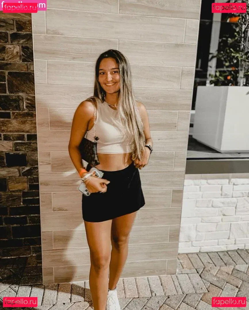 Arianna Fabiani Onlyfans Photo Gallery 