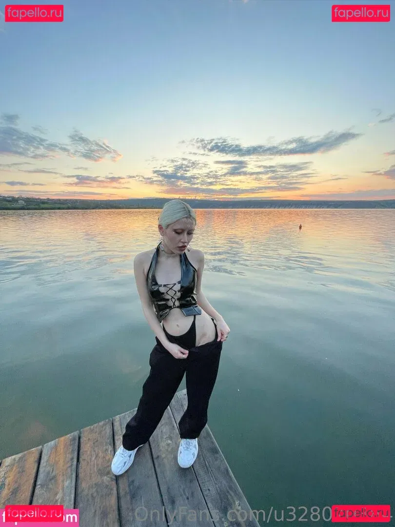 woodsnaomi Onlyfans Photo Gallery 