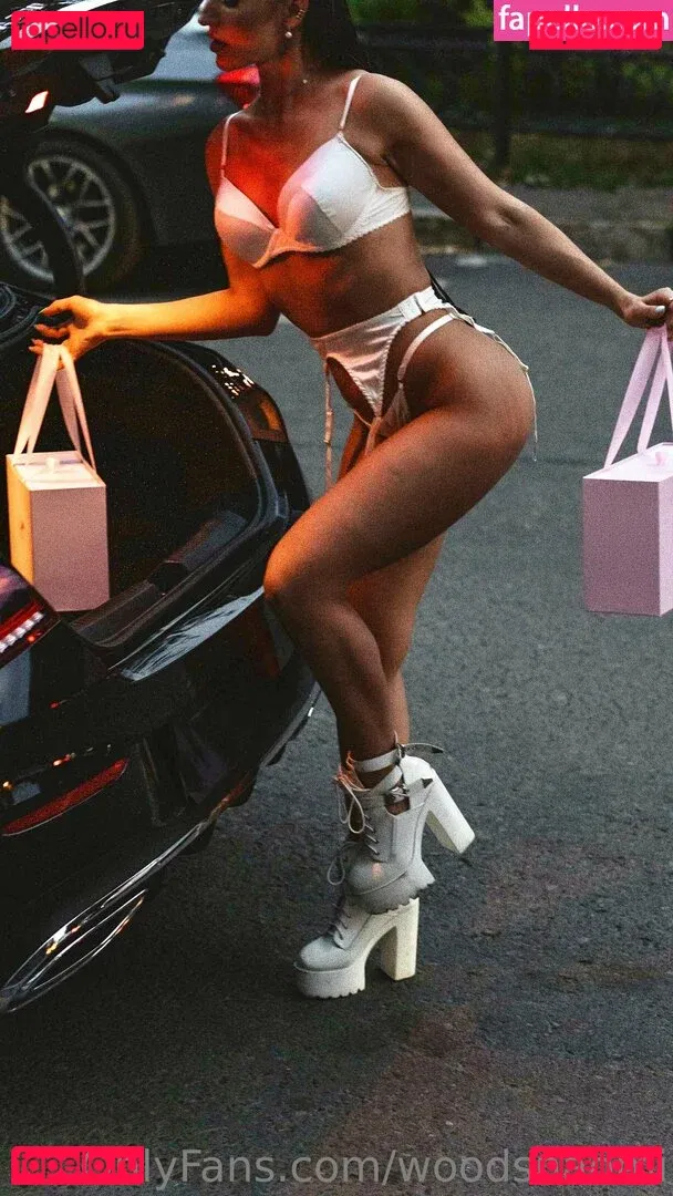 woodsnaomi Onlyfans Photo Gallery 