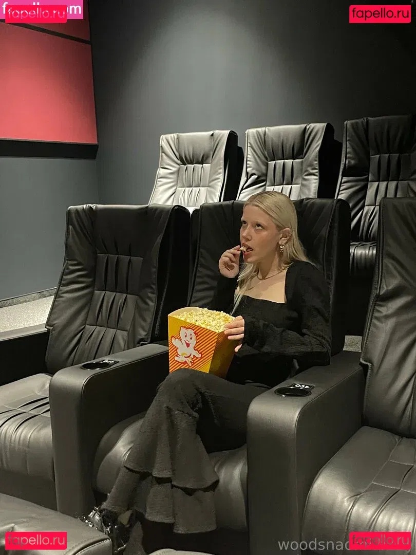 woodsnaomi Onlyfans Photo Gallery 