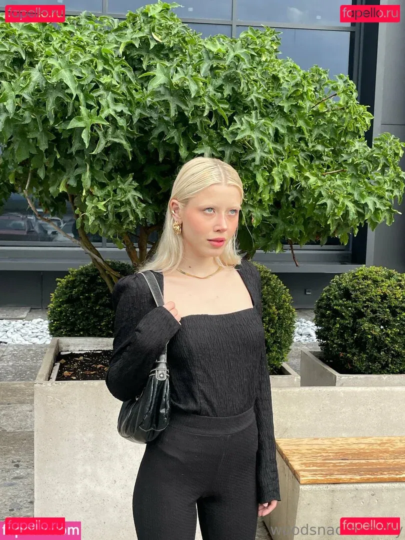 woodsnaomi Onlyfans Photo Gallery 