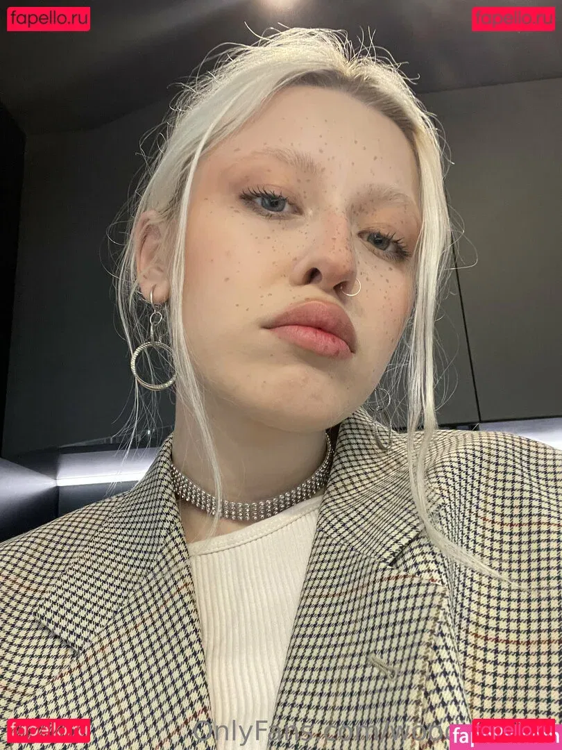 woodsnaomi Onlyfans Photo Gallery 