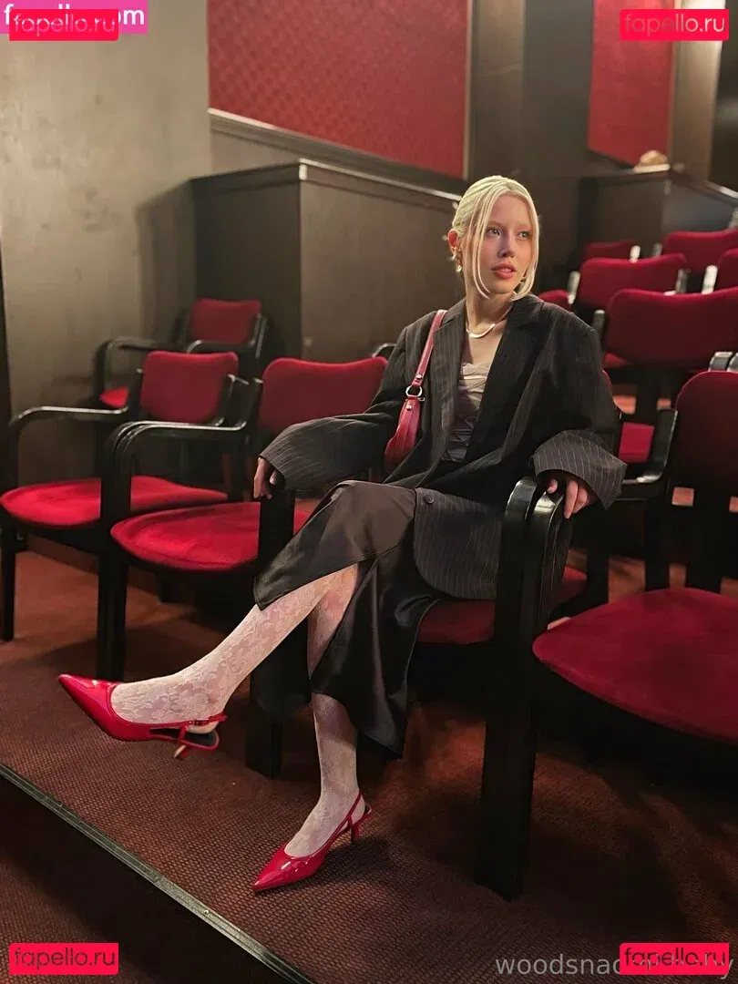 woodsnaomi Onlyfans Photo Gallery 