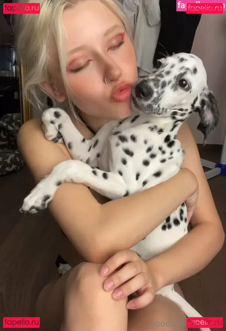 woodsnaomi Onlyfans Photo Gallery 