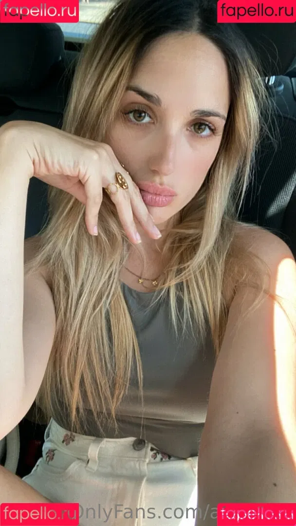 anniemif Onlyfans Photo Gallery 