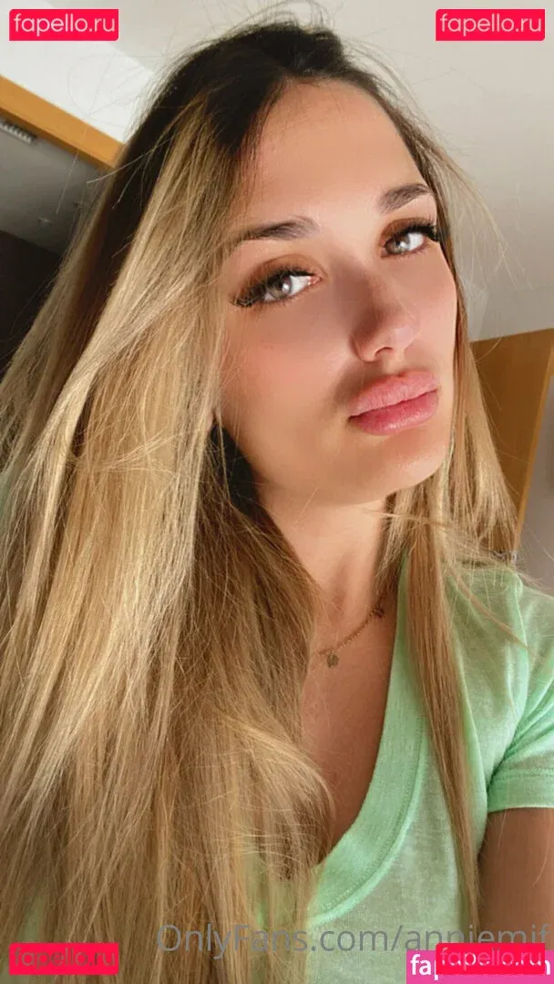 anniemif Onlyfans Photo Gallery 