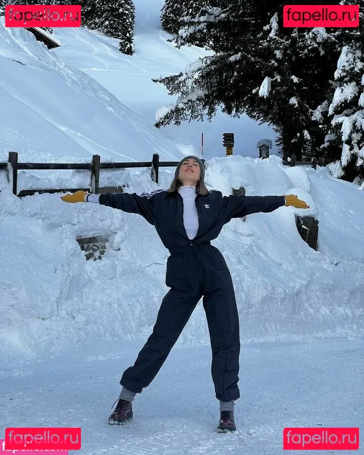 Cinderella Onlyfans Photo Gallery 