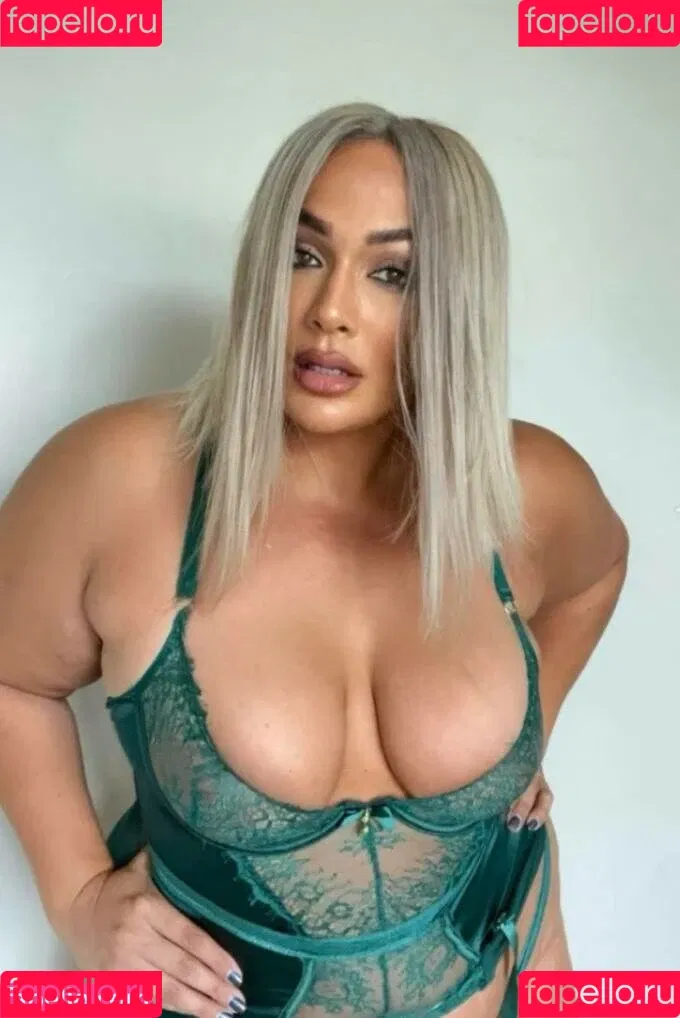 Nia Jax-Lina Fanene Onlyfans Photo Gallery 