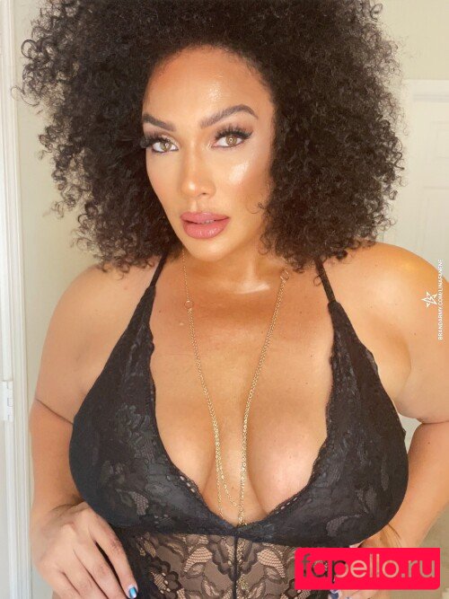 Nia Jax-Lina Fanene Onlyfans Photo Gallery 