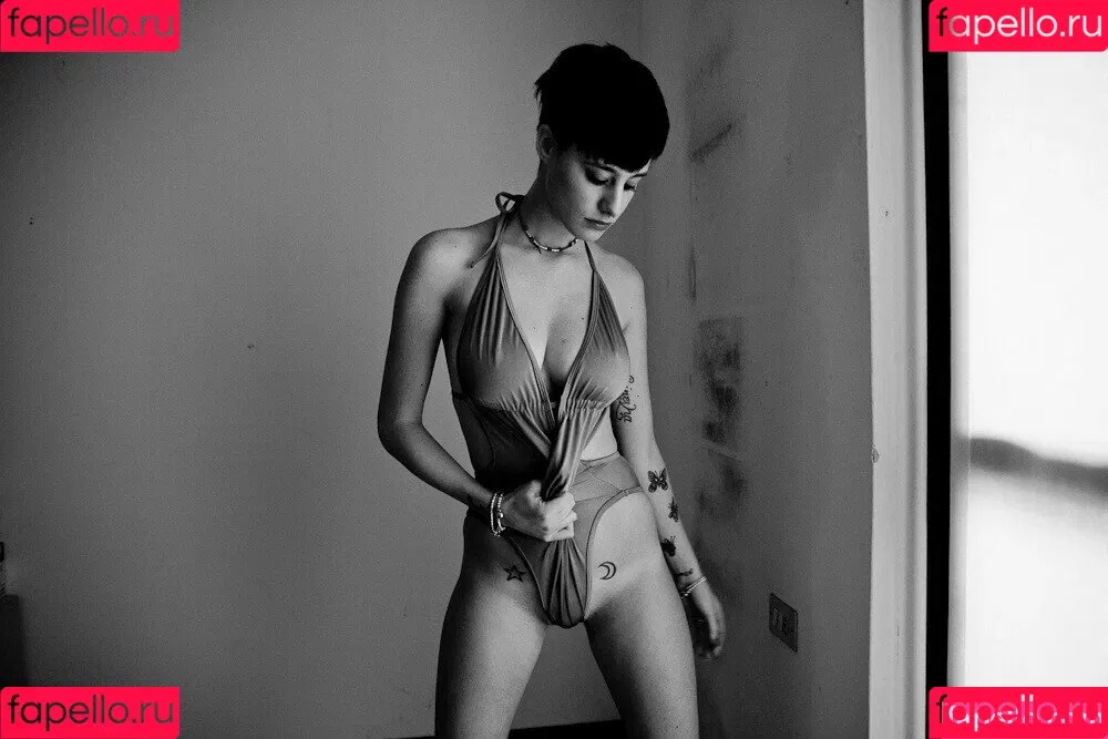 Sarah Manzoni Onlyfans Photo Gallery 