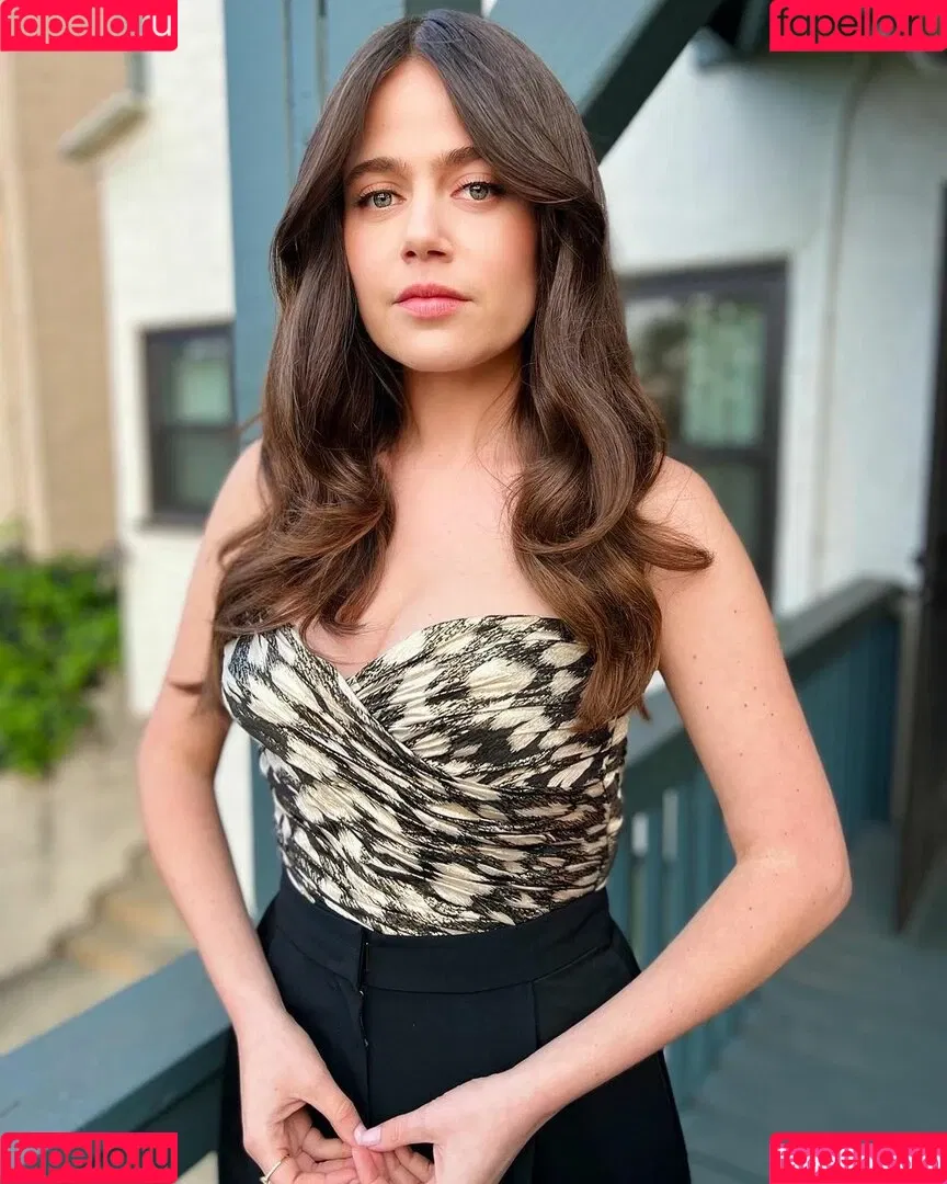 Molly Gordon Onlyfans Photo Gallery 