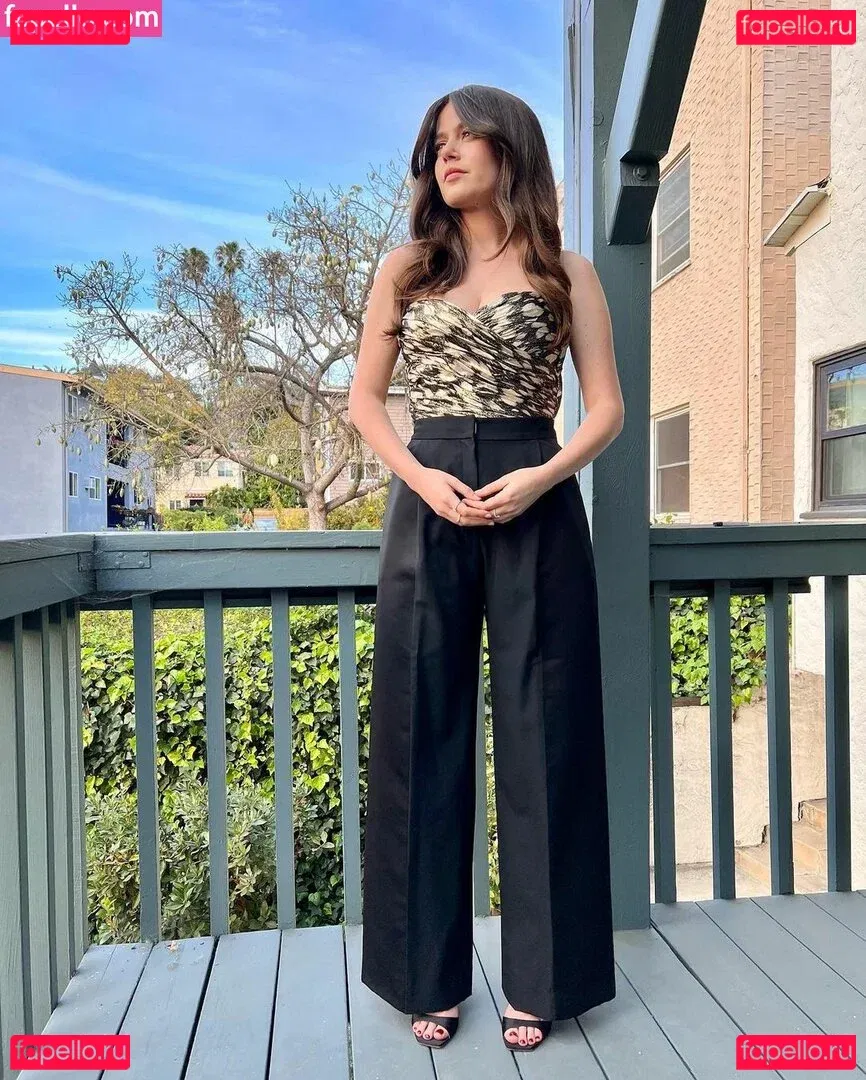 Molly Gordon Onlyfans Photo Gallery 