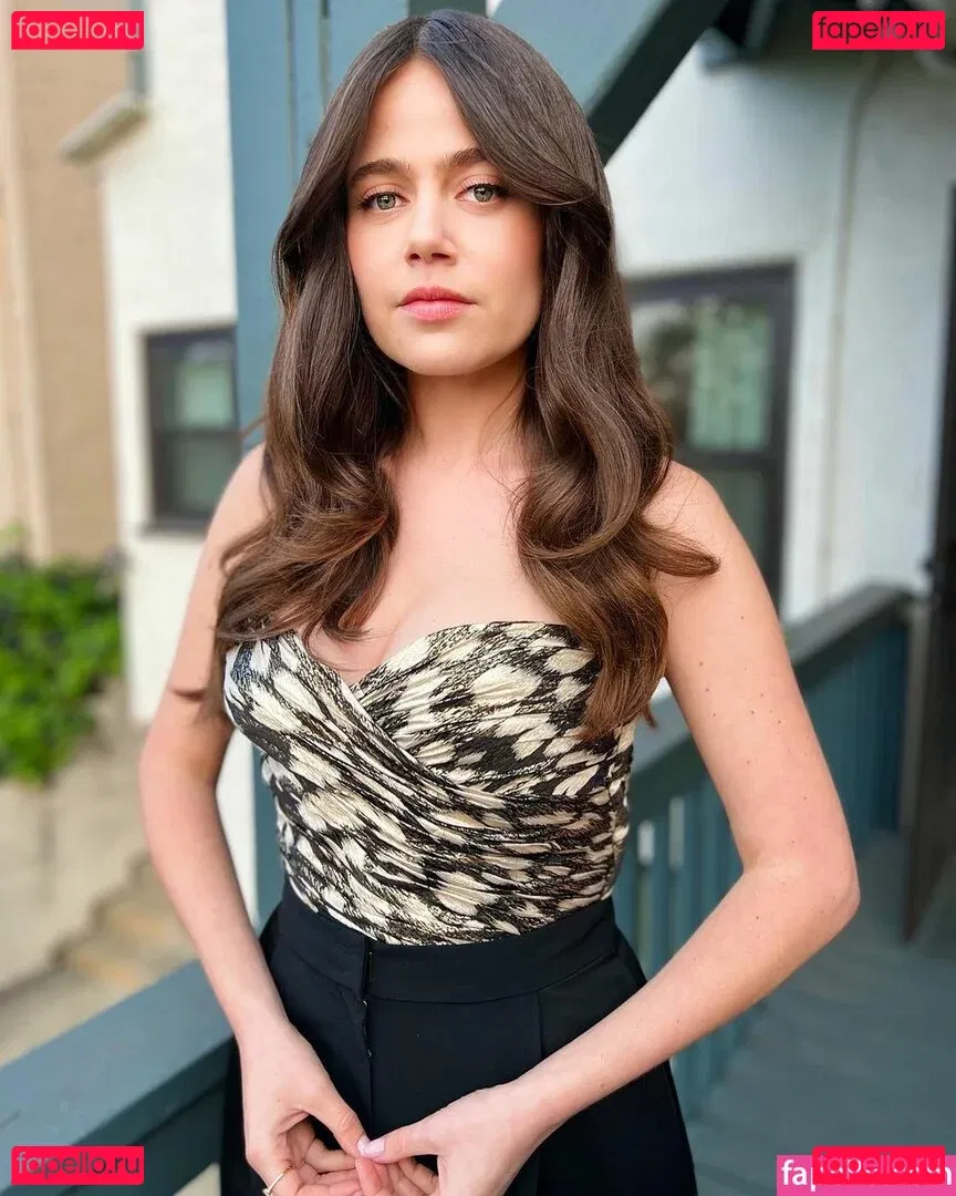 Molly Gordon Onlyfans Photo Gallery 