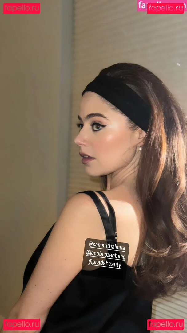 Molly Gordon Onlyfans Photo Gallery 