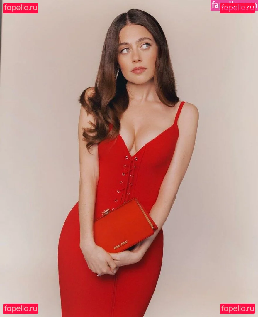 Molly Gordon Onlyfans Photo Gallery 