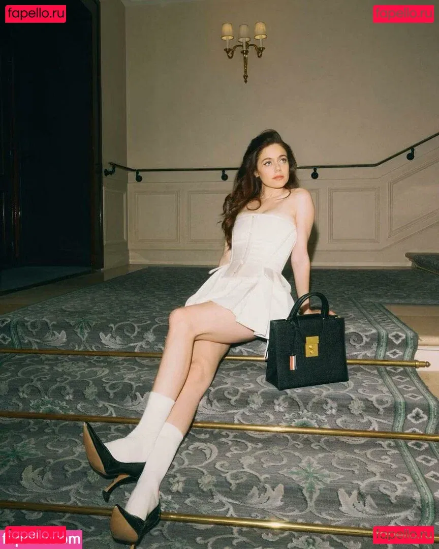 Molly Gordon Onlyfans Photo Gallery 