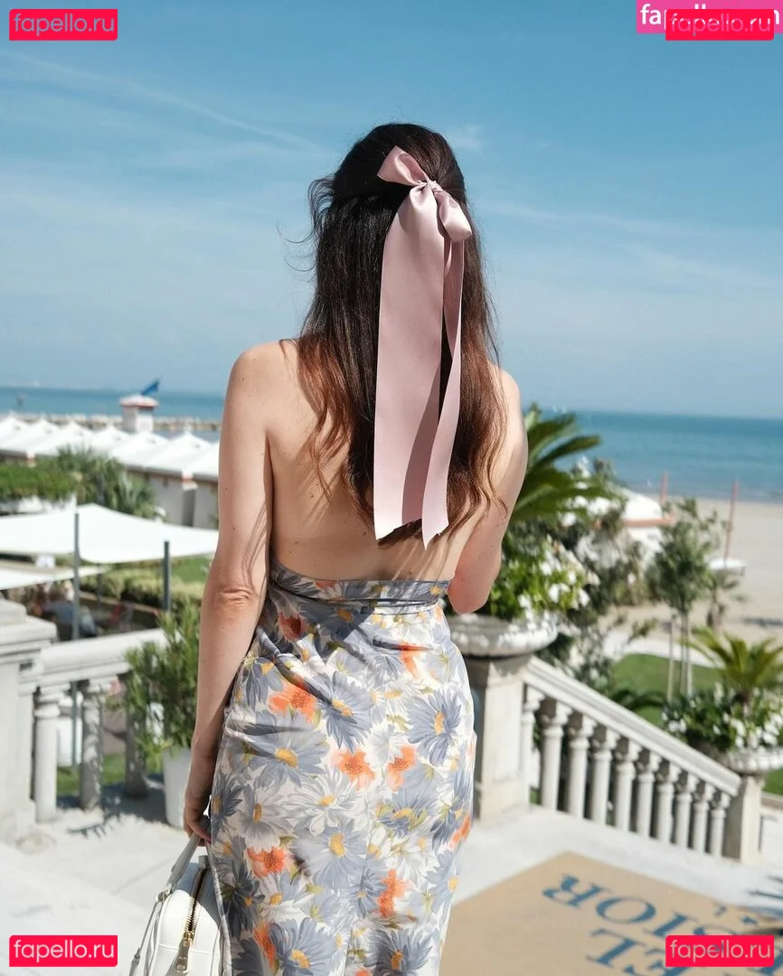 Molly Gordon Onlyfans Photo Gallery 