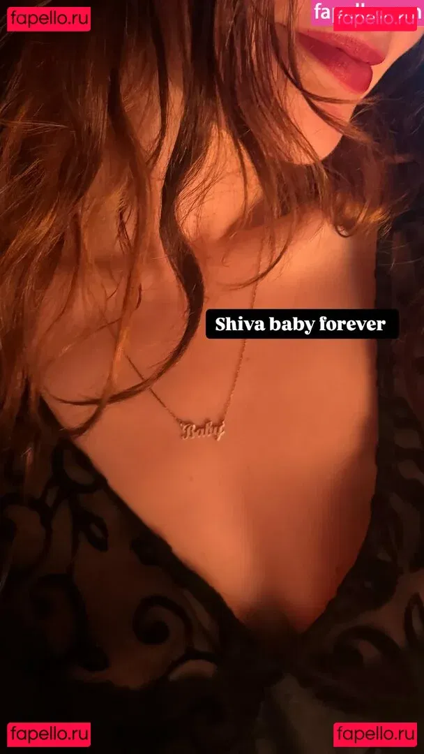 Molly Gordon Onlyfans Photo Gallery 