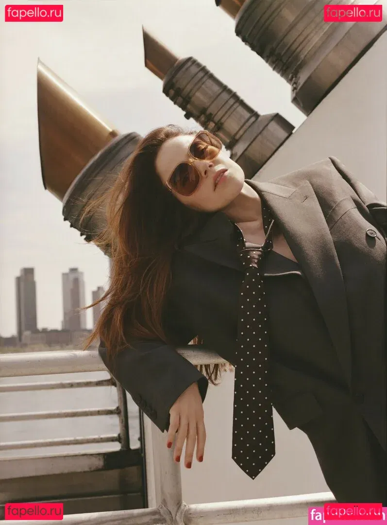 Molly Gordon Onlyfans Photo Gallery 