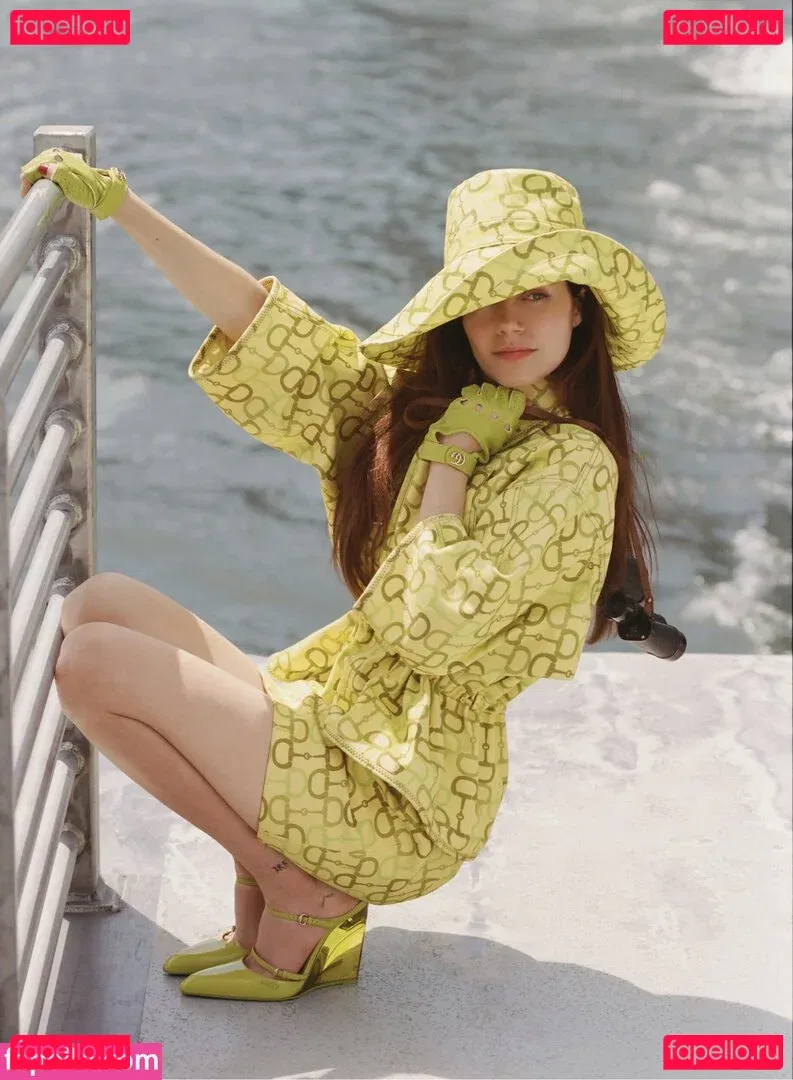 Molly Gordon Onlyfans Photo Gallery 