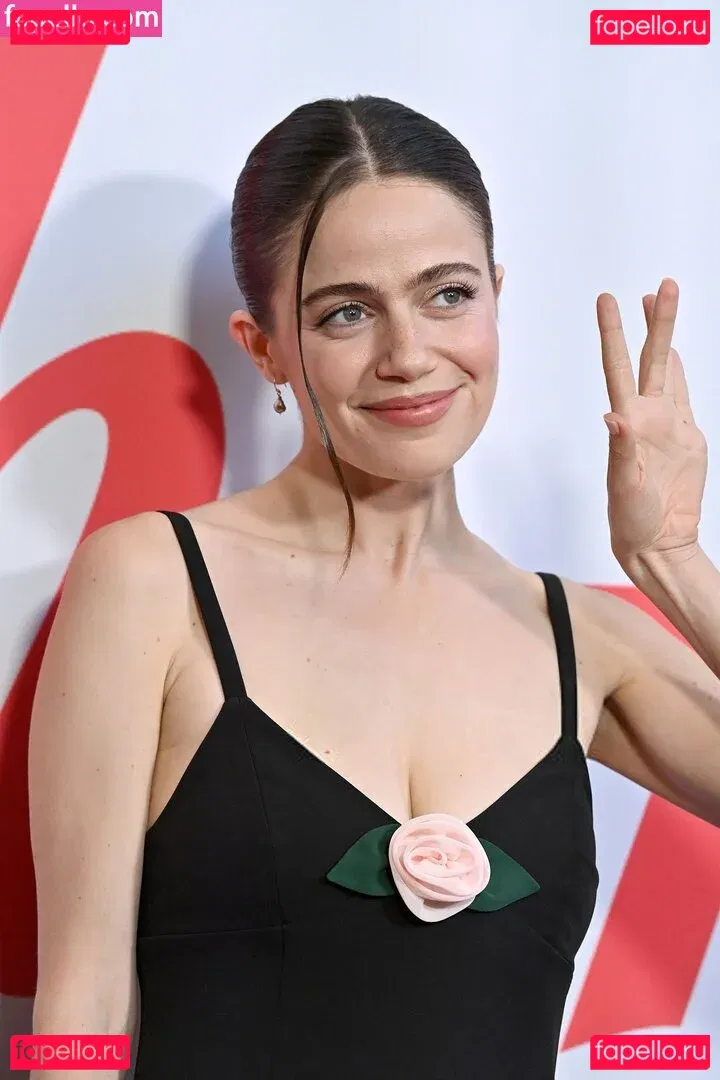 Molly Gordon Onlyfans Photo Gallery 