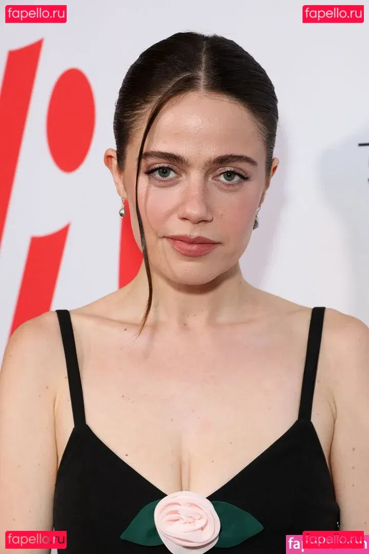 Molly Gordon Onlyfans Photo Gallery 