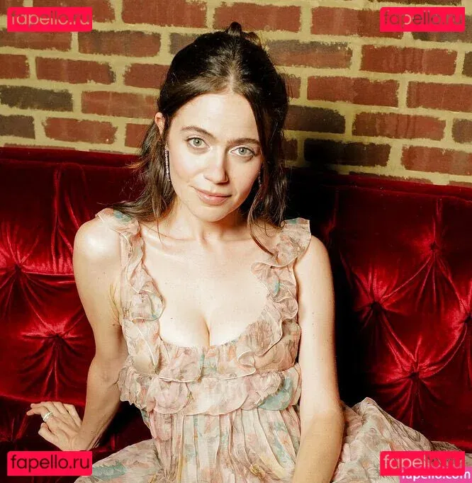 Molly Gordon Onlyfans Photo Gallery 