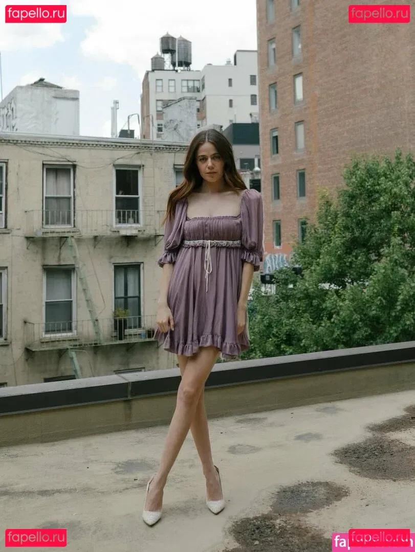 Molly Gordon Onlyfans Photo Gallery 