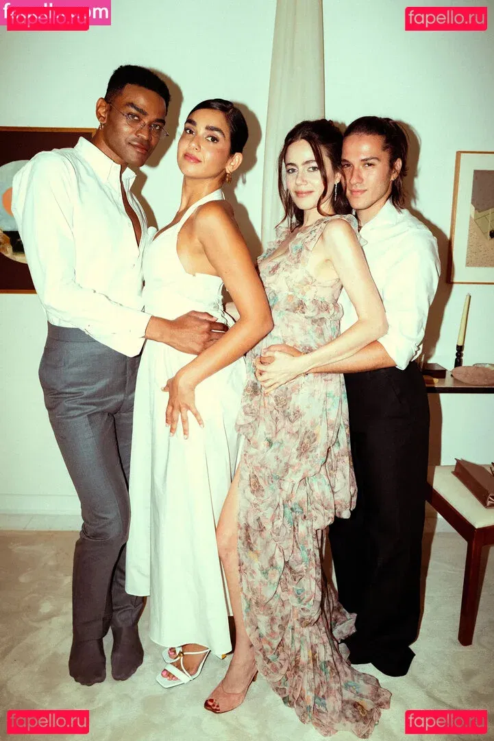 Molly Gordon Onlyfans Photo Gallery 