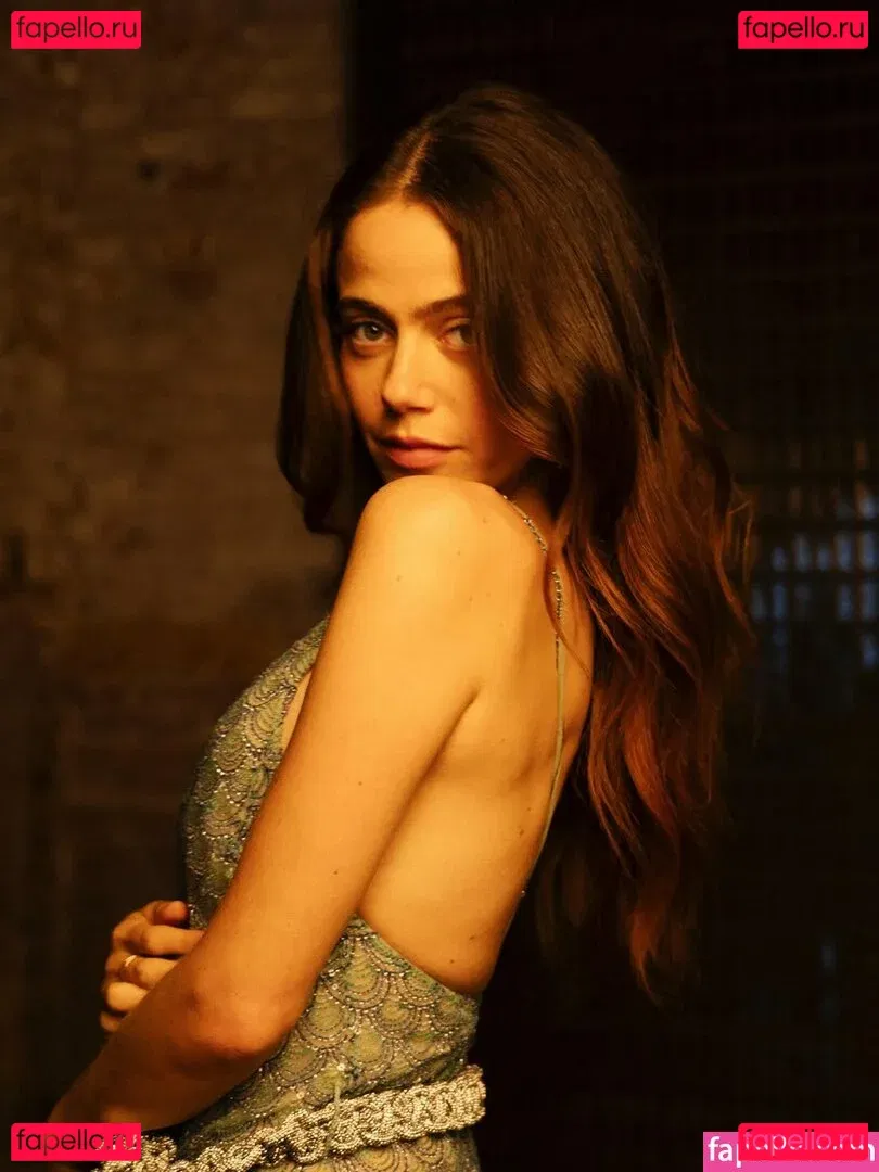 Molly Gordon Onlyfans Photo Gallery 