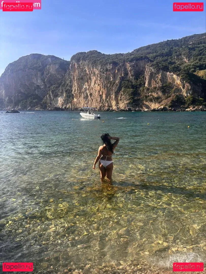 Bianka Bouyer Onlyfans Photo Gallery 