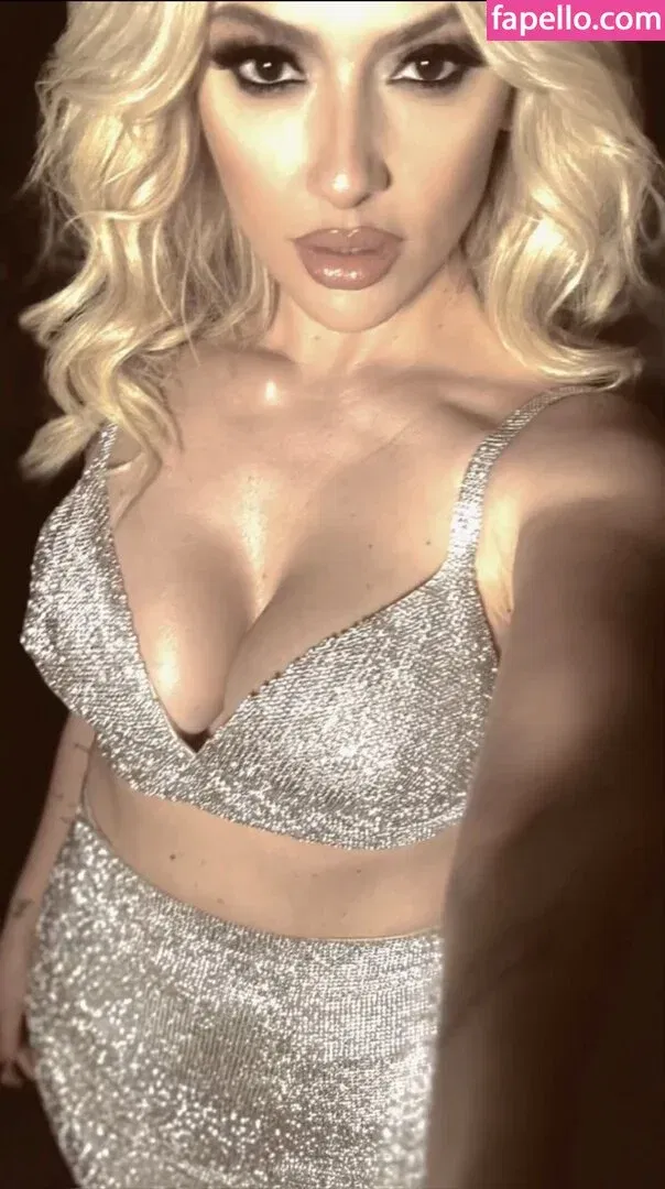 Hadise Onlyfans Photo Gallery 