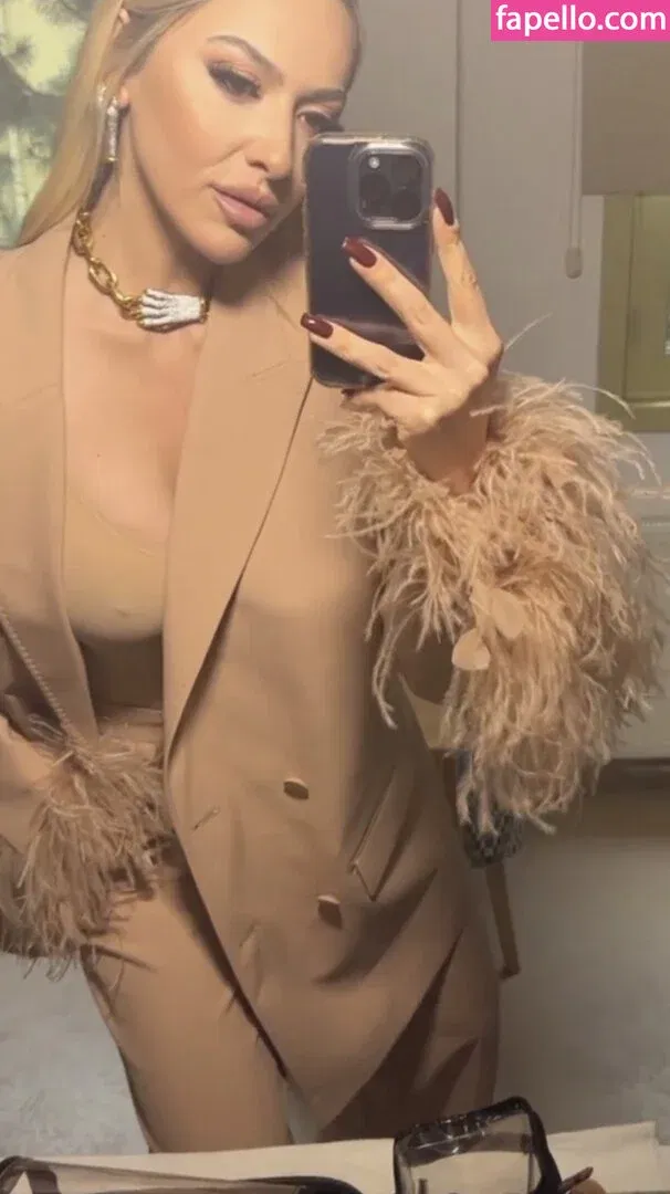 Hadise Onlyfans Photo Gallery 