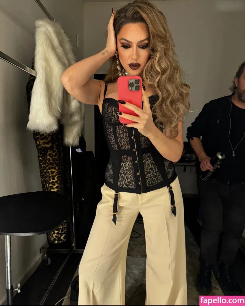 Hadise Onlyfans Photo Gallery 