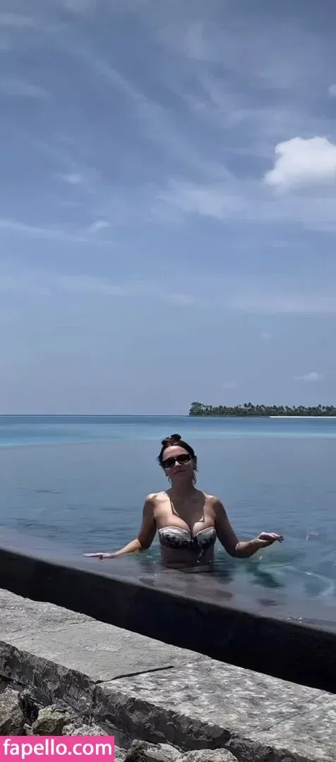 Hadise Onlyfans Photo Gallery 