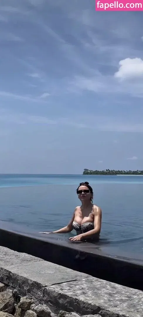 Hadise Onlyfans Photo Gallery 