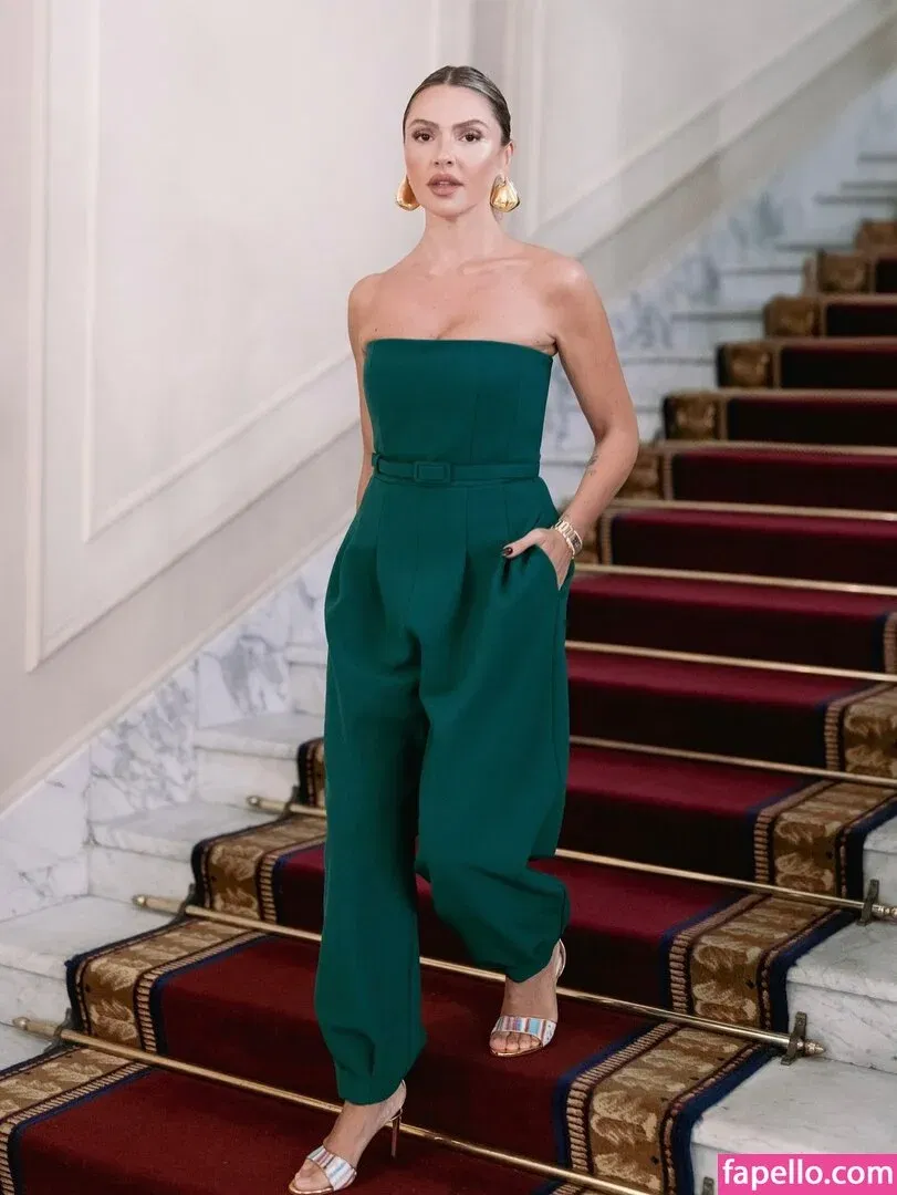 Hadise Onlyfans Photo Gallery 