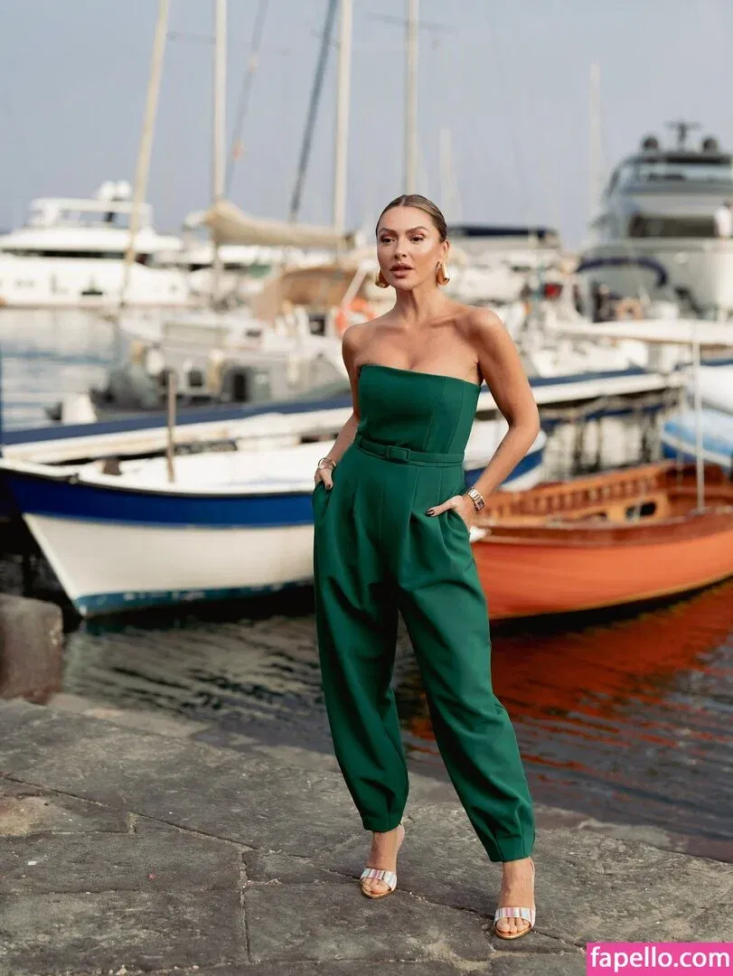 Hadise Onlyfans Photo Gallery 