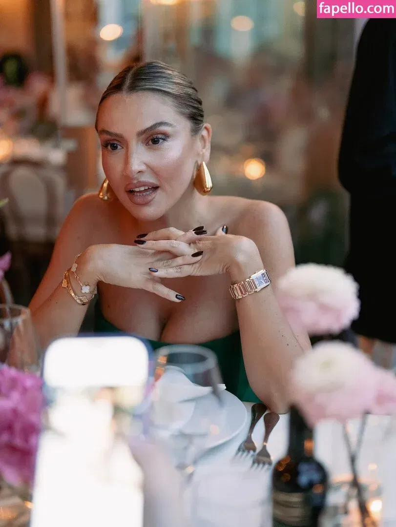 Hadise Onlyfans Photo Gallery 